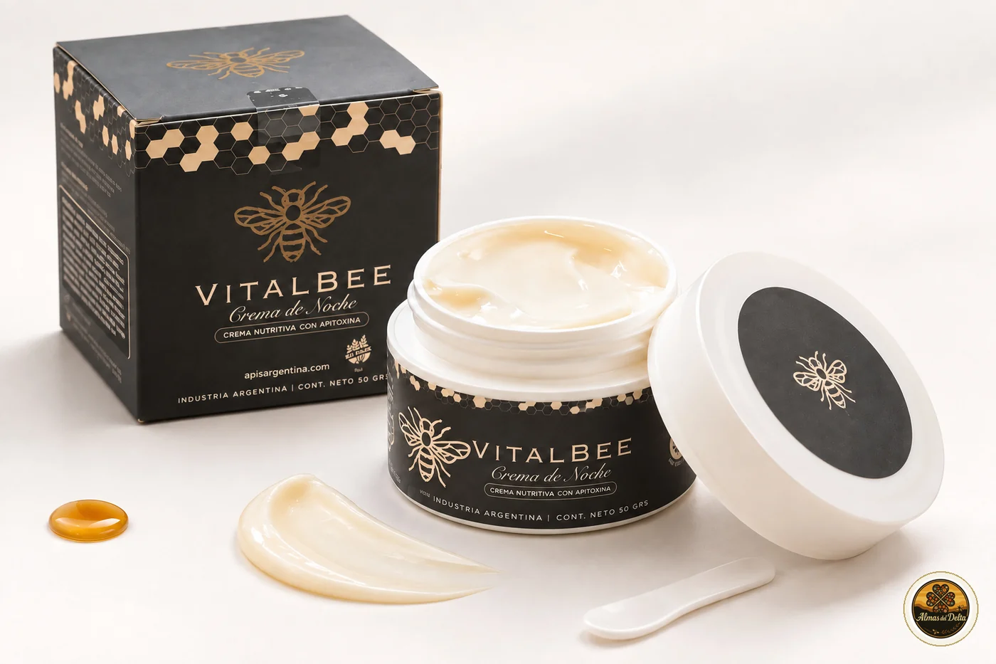 Crema de Noche VitalBee abierta, mostrando su textura